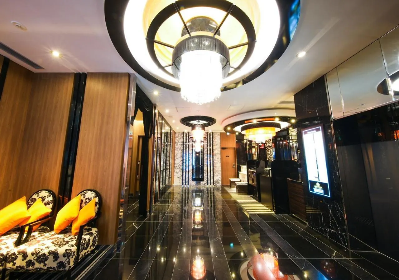 Apa Hotel Midosuji Honmachi Ekihigashi Osaka 3*,